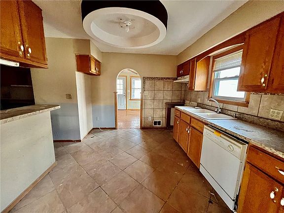 5th image of 11105 E Scarritt Ave