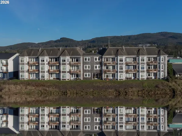 1108 S Holladay Dr #14, Seaside, OR 97138