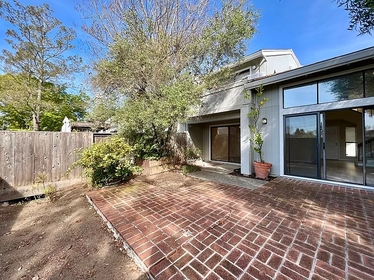 485 Trout Ct — Photo 28