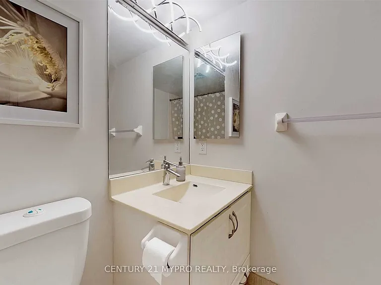 135 Village Green Sq #1621 — Photo 17
