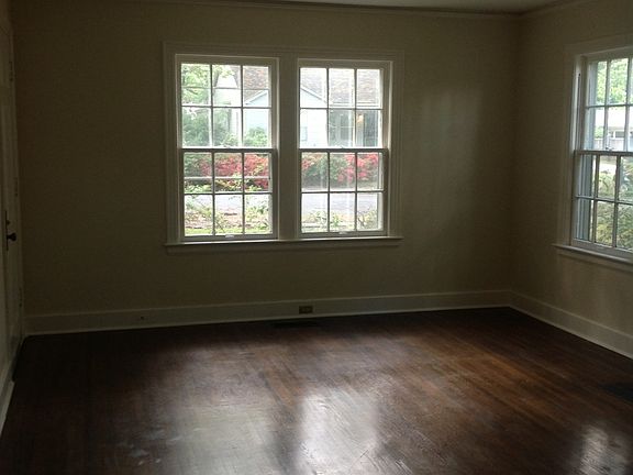 5th image of 2619 N Grant St
