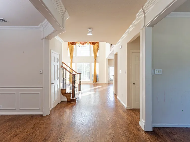 413 Brookmere Ln — Photo 8