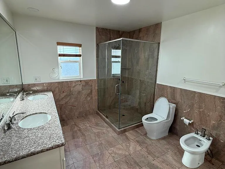 7011 N Liberty Dr — Photo 30