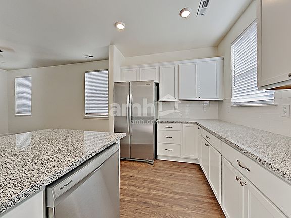 5th image of 10612 138th St E