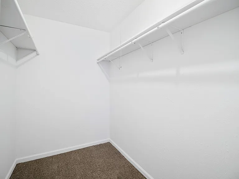 Grant Street Apartments — Photo 28