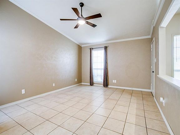 3rd image of 310 Moss Hill Ln