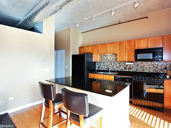 5th image of 1000 N Kingsbury St APT 201N