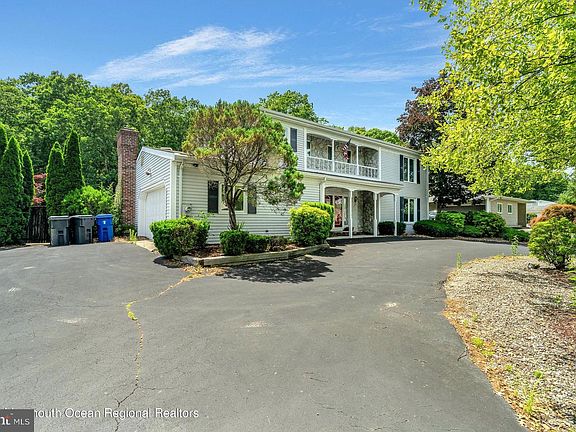 5th image of 660 McCormick Dr