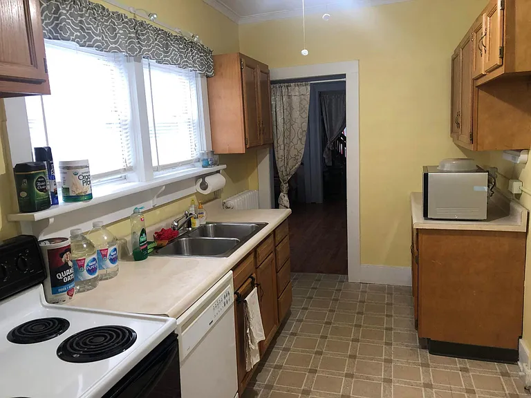 38 S Main St — Photo 14