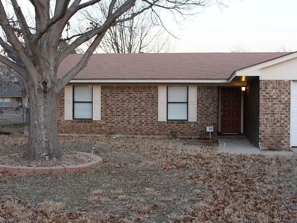 1st image of 1811 Oak Hill Dr