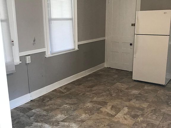 3rd image of 33 Holten St APT 1