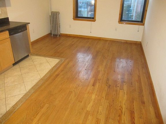 3rd image of 2909 21st Ave APT 3