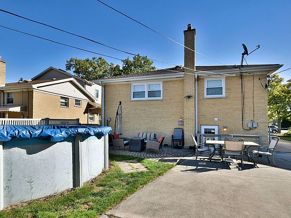5th image of 972 S Hawthorne Ave