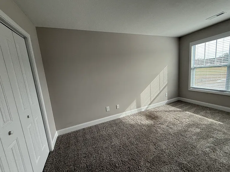 336 Broadberry Ave — Photo 17