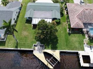 1207 SE 40th Ter, Cape Coral, FL 33904