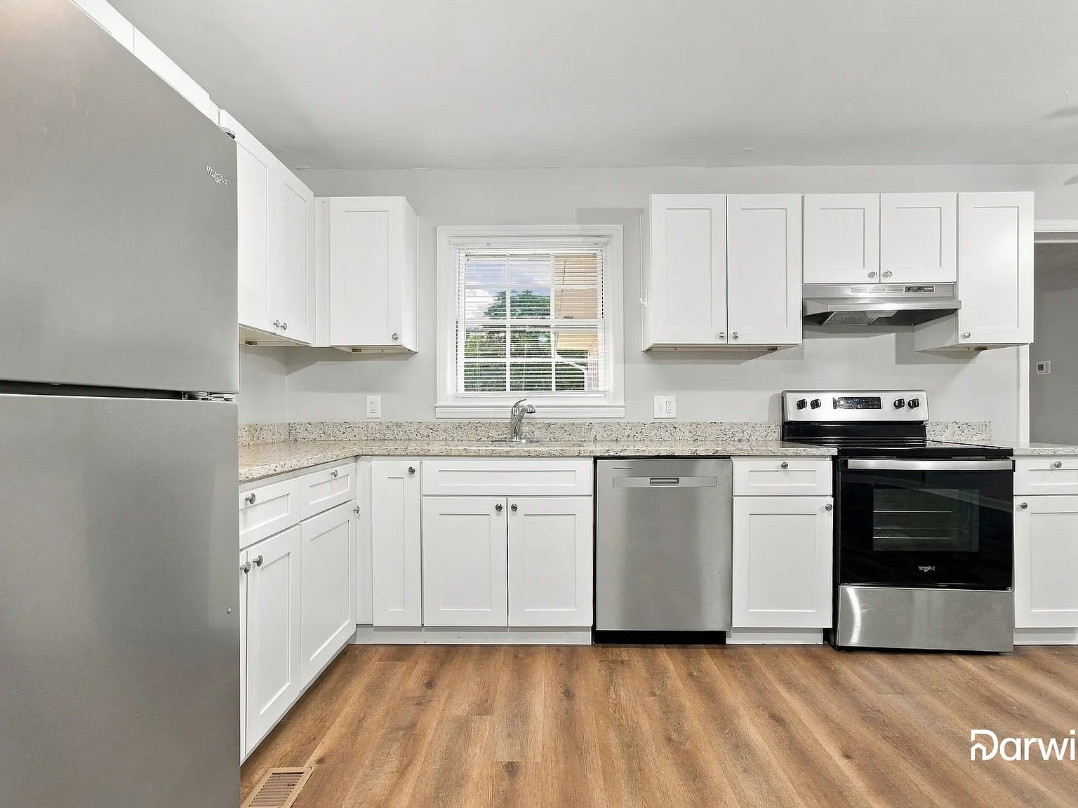 5 bed, 2.5 bath, 1982 sqft, $2,060 — Photo 3