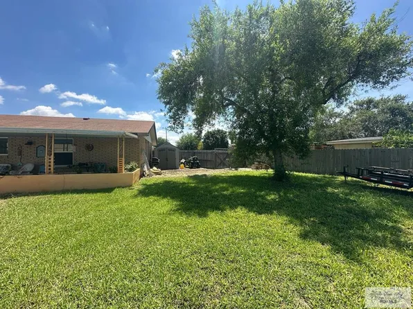 23 Meadow Ln, Brownsville, TX 78521