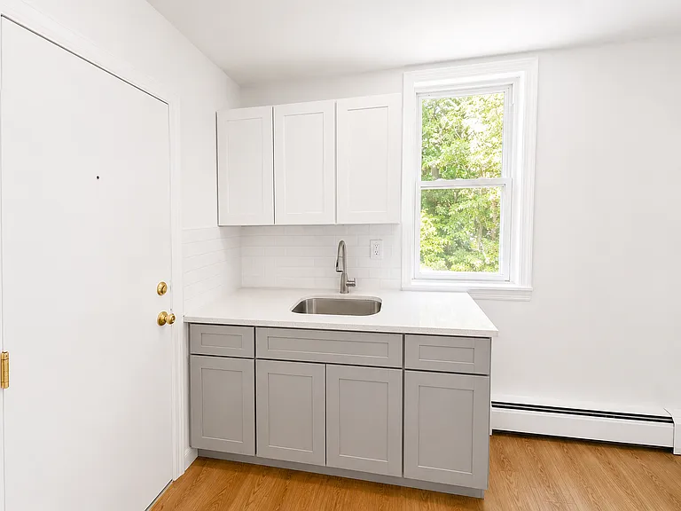 555 Norwood St #3 — Photo 3