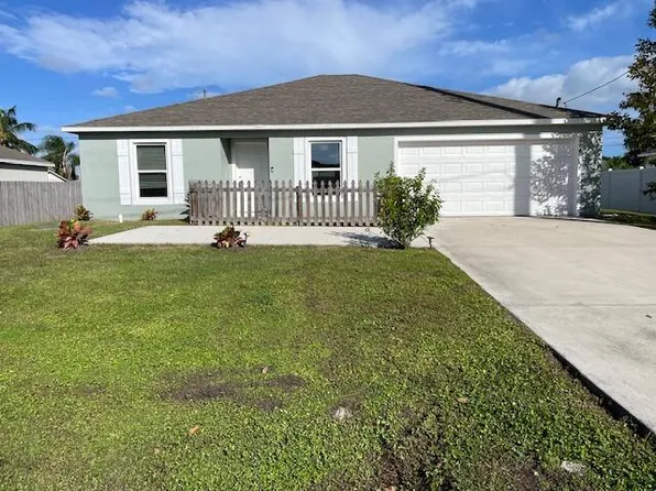 284 SW Tulip Boulevard, Port St Lucie, FL 34953