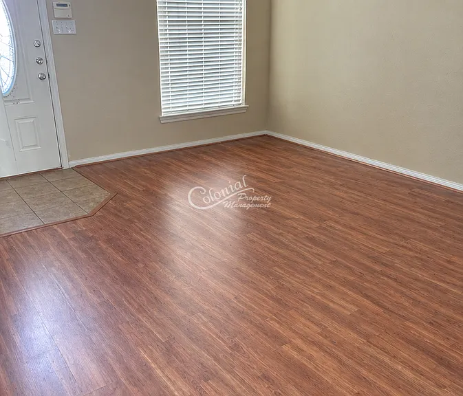 6704 Griffith Loop — Photo 3