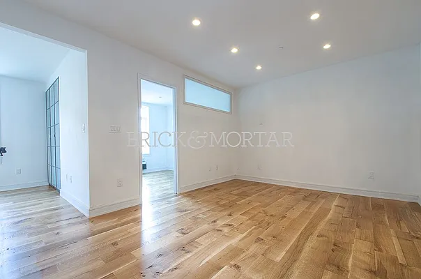 Rented by Brick&Mortar | media 9