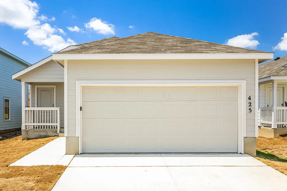 4 bed, 2.0 bath, 1575 sqft, $1,655 — Photo 1