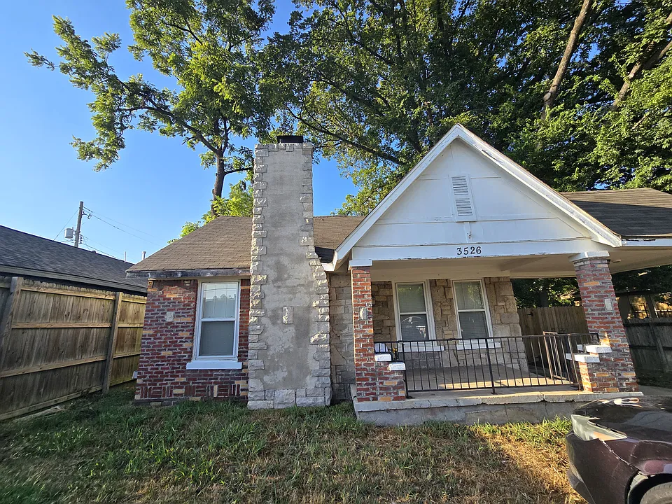 3526 Marion Ave