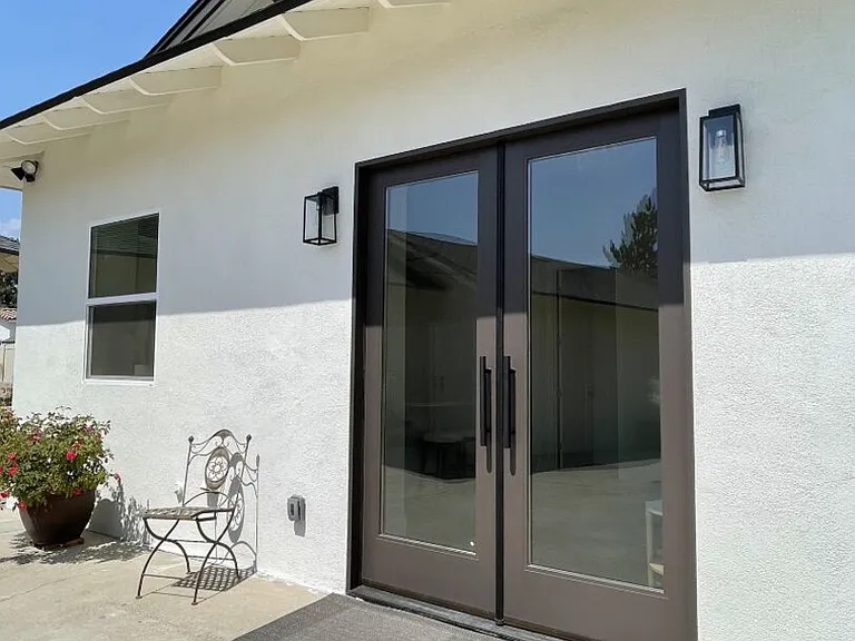 Lake Forest Dr — Photo 2