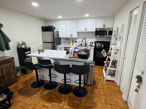 3rd image of 74 Beach St Unit 1-6