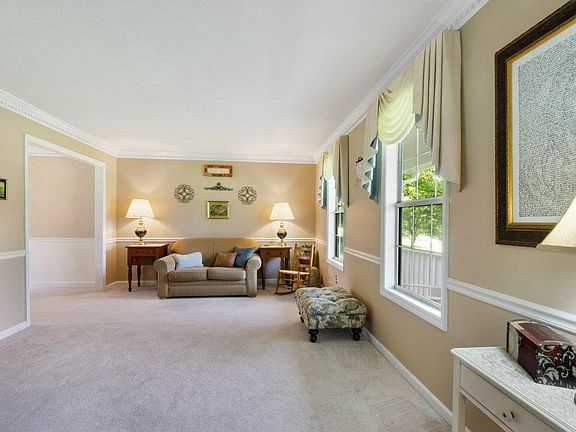 4th image of 115 Bradwood Dr