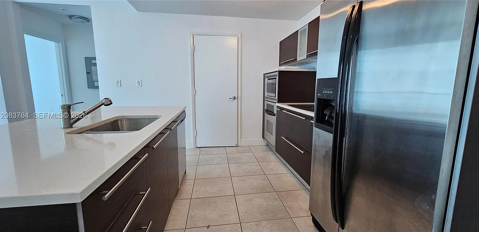 Quantum On The Bay Condo — Photo 4