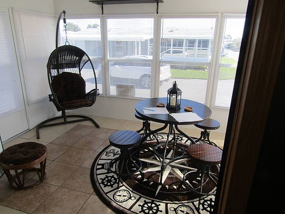 4th image of 1701 W Commerce Ave #6