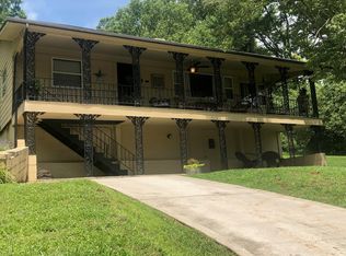 302 W Outer Dr, Oak Ridge, TN 37830