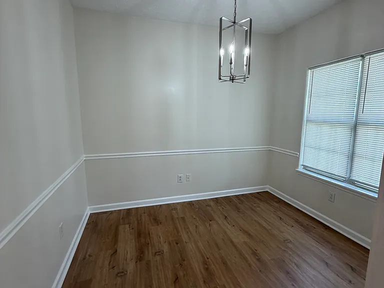 2408 Justin Pl — Photo 4