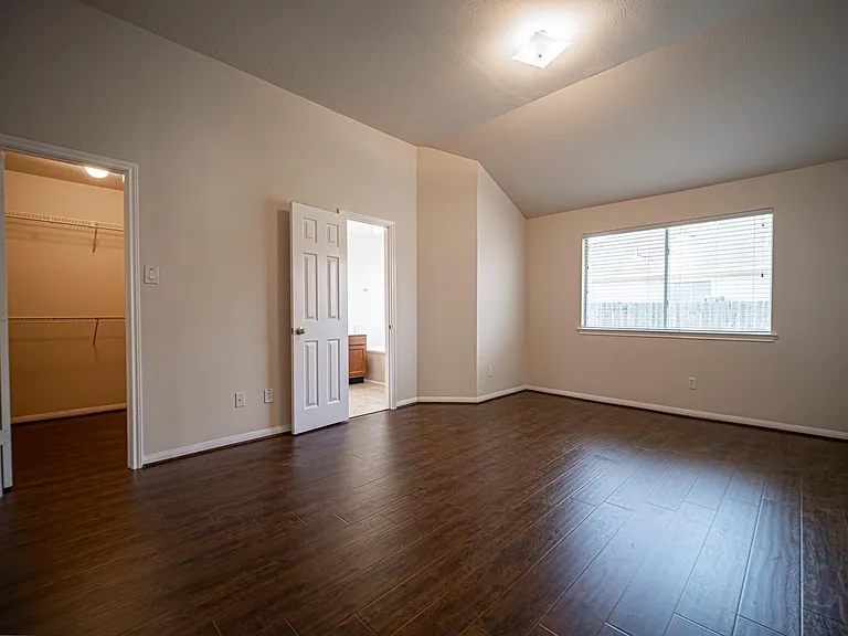 3610 Liberty Square Trl — Photo 8