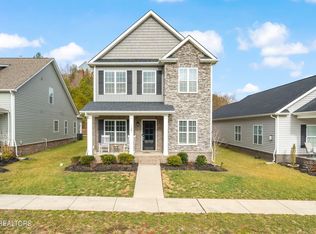 127 W Rarity Ridge Pkwy, Oak Ridge, TN 37830