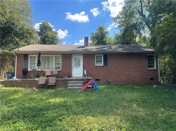 635 Oliver St, Ramseur, NC 27316