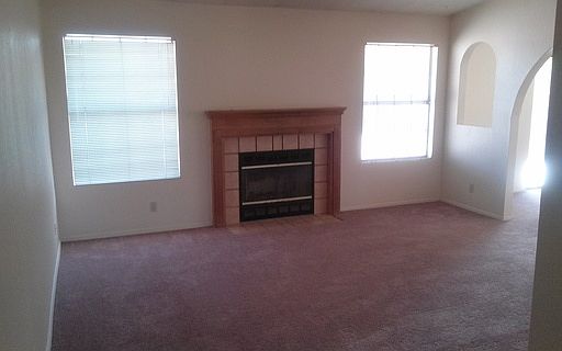 2nd image of 6508 Sandia Vista Pl NE