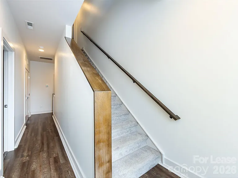 1207 E 36th St #3 — Photo 32