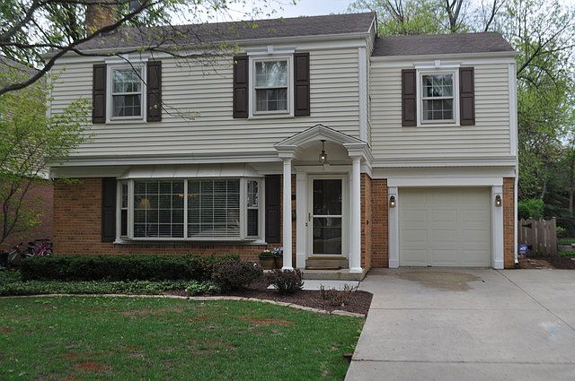 1st image of 1223 E Woodford Pl