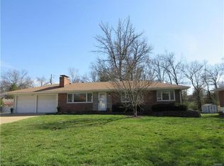 736 Smith Dr, Ballwin, MO