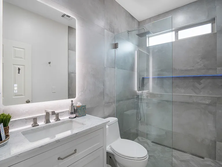 8753 W Lamar Rd — Photo 6