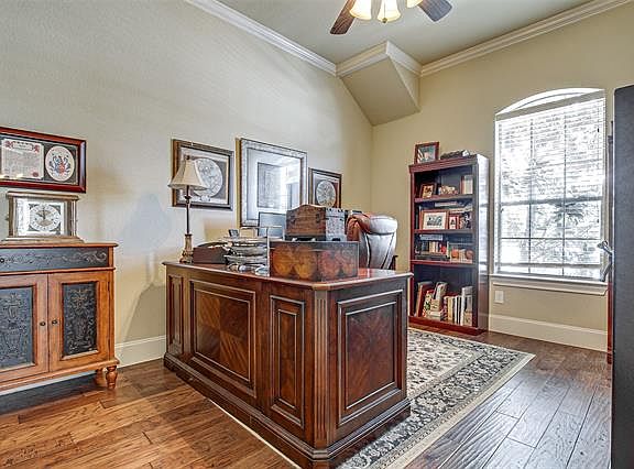 5th image of 3882 Thorndale Dr
