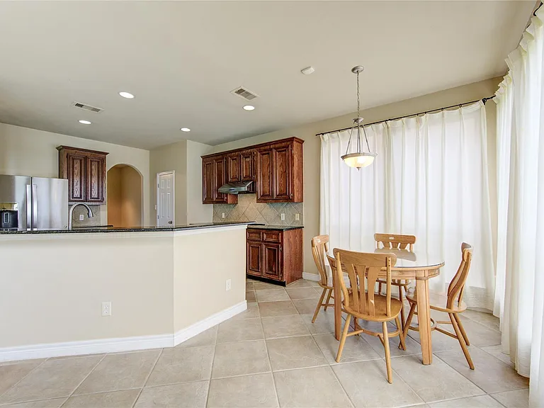 6018 Royal Hollow Ln — Photo 7