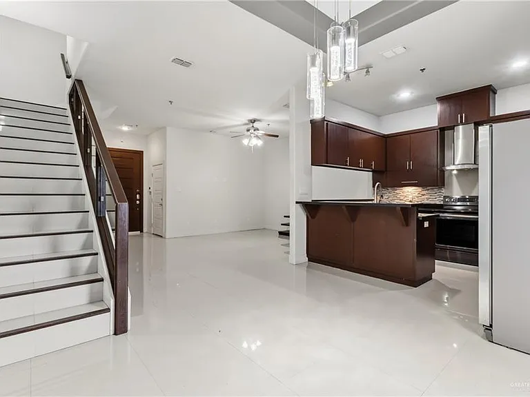 3016 S L St #2 — Photo 5