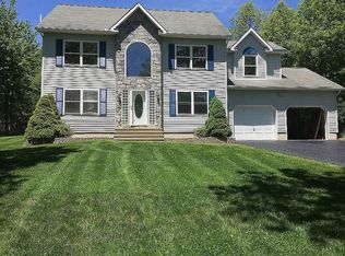 135 Meriwill Ln, Kunkletown, PA 18058