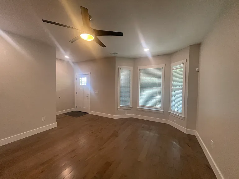 309 W Duffy St #A — Photo 46