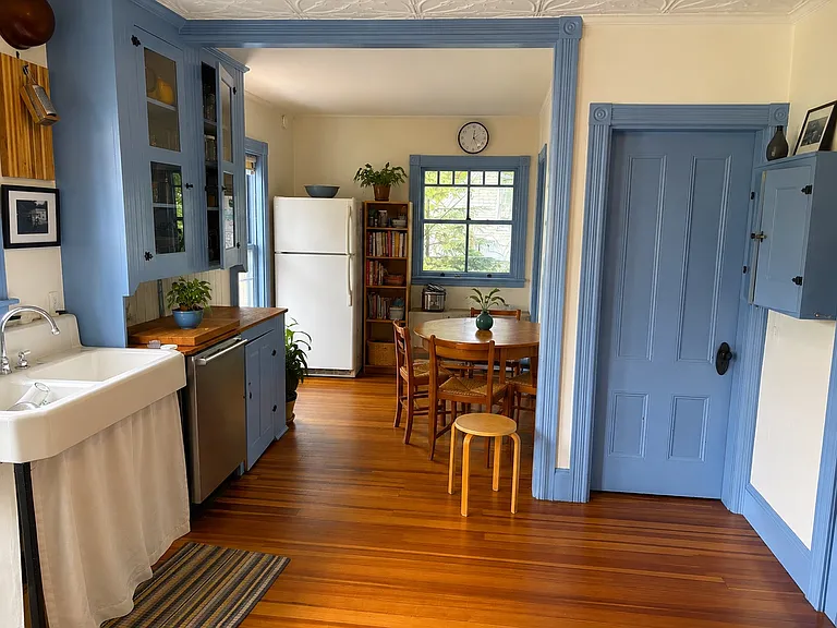 31 Sawyer St — Photo 6