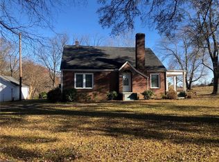 576 Rash Rd, Olin, NC 28660