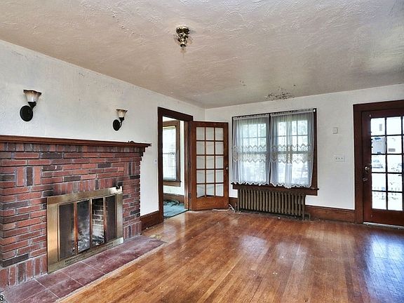 4th image of 464 Palmer Ave